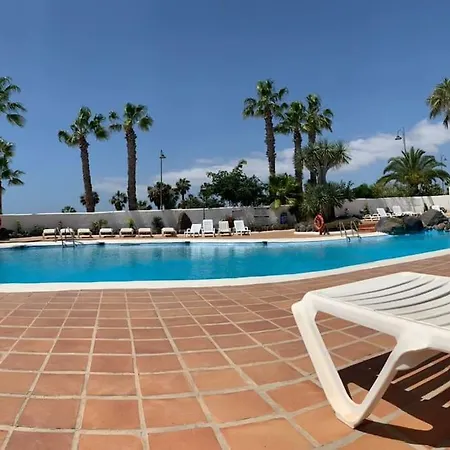 En Amarilla Golf * Σαν Μιγκέλ ντε Αμπόνα